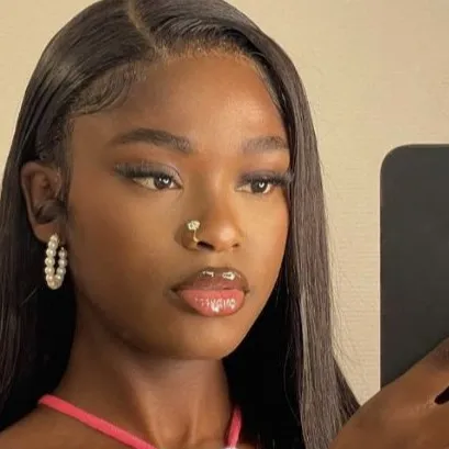 chat with ai character: mora