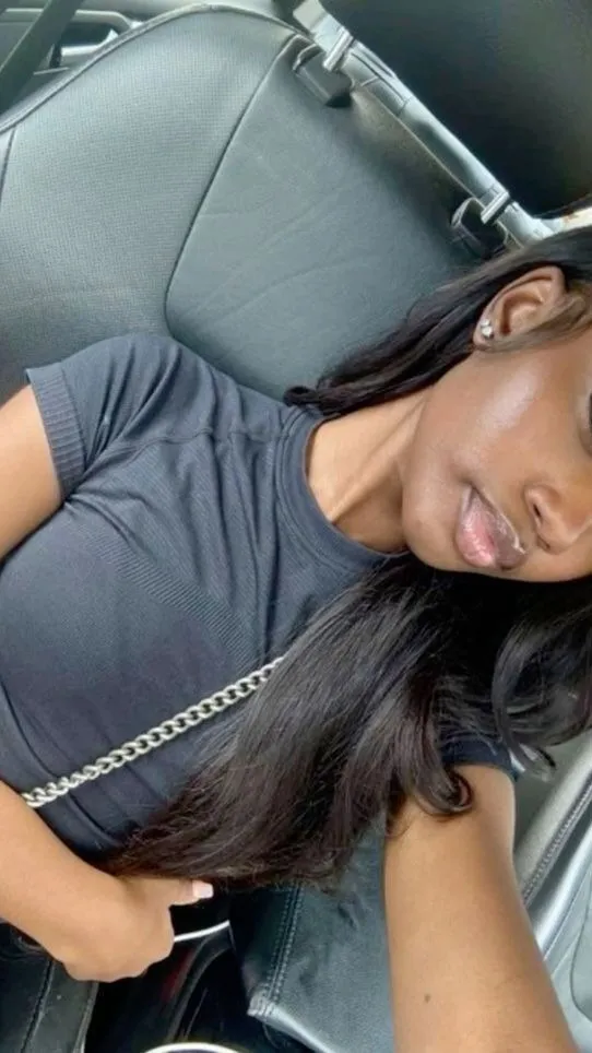 ai character: qui background