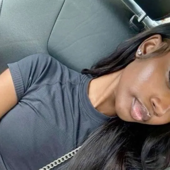 chat with ai character: qui