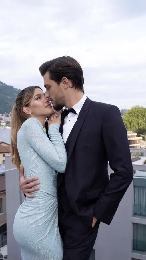 ai character: Fernando  background