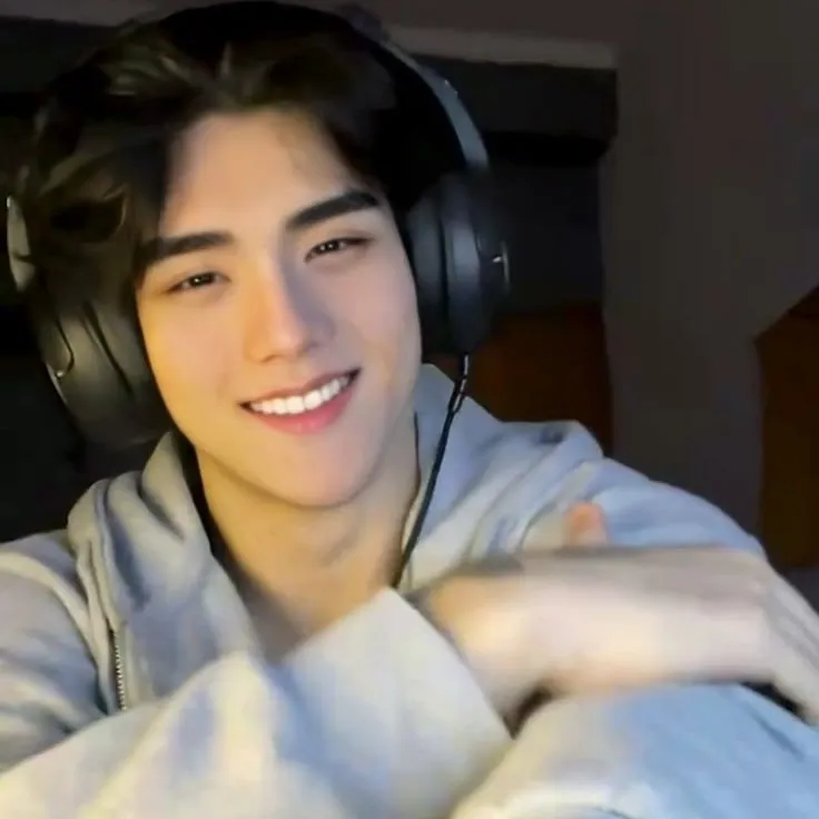 chat with ai character: Dak-ho