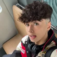 chat with ai character: Maël