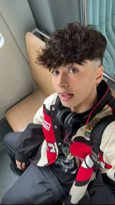 ai character: Maël background