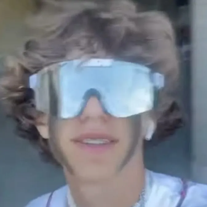 chat with ai character: luke