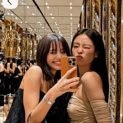 creator Andrea2123's avatar