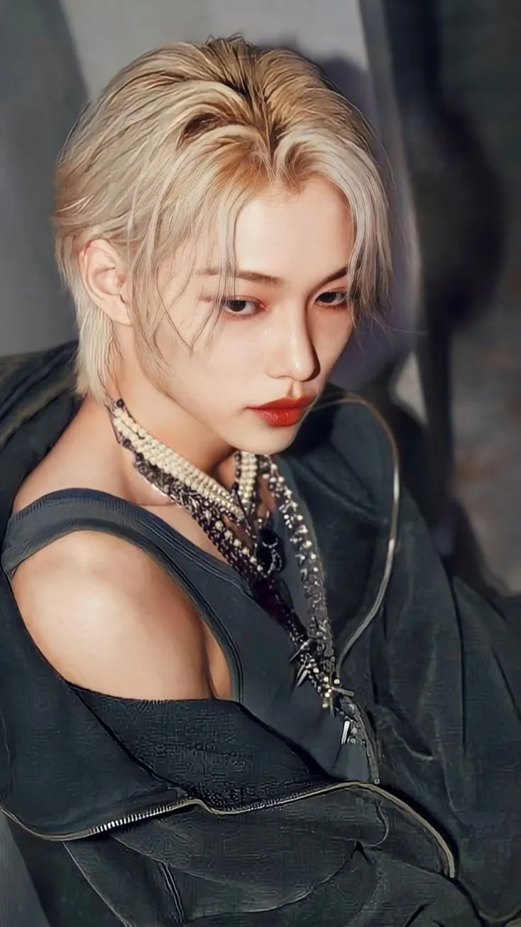 ai character: Felix(alfa) background