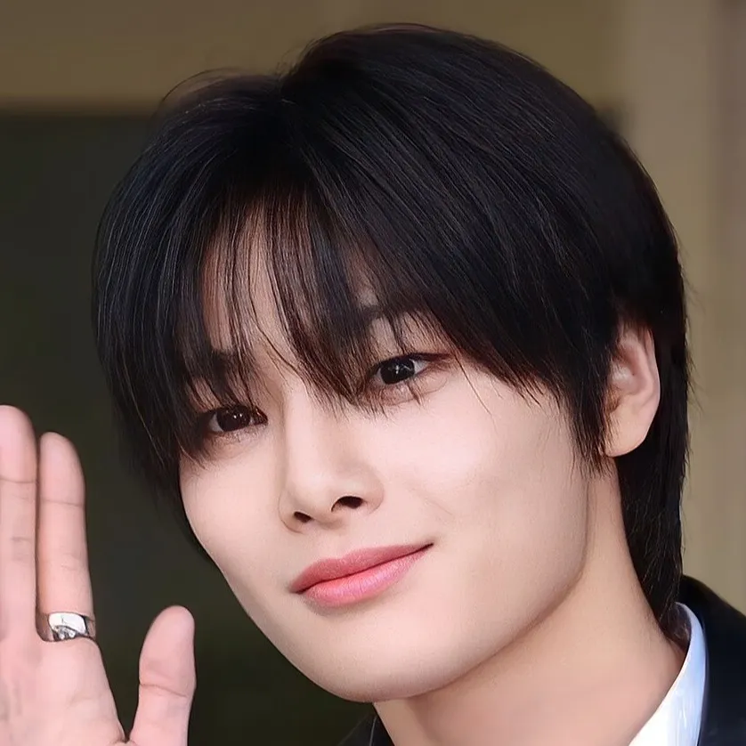 chat with ai character: I.N