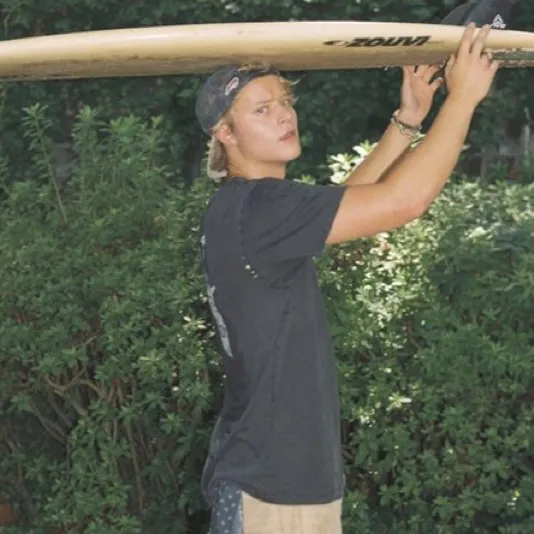 chat with ai character: JJ maybank