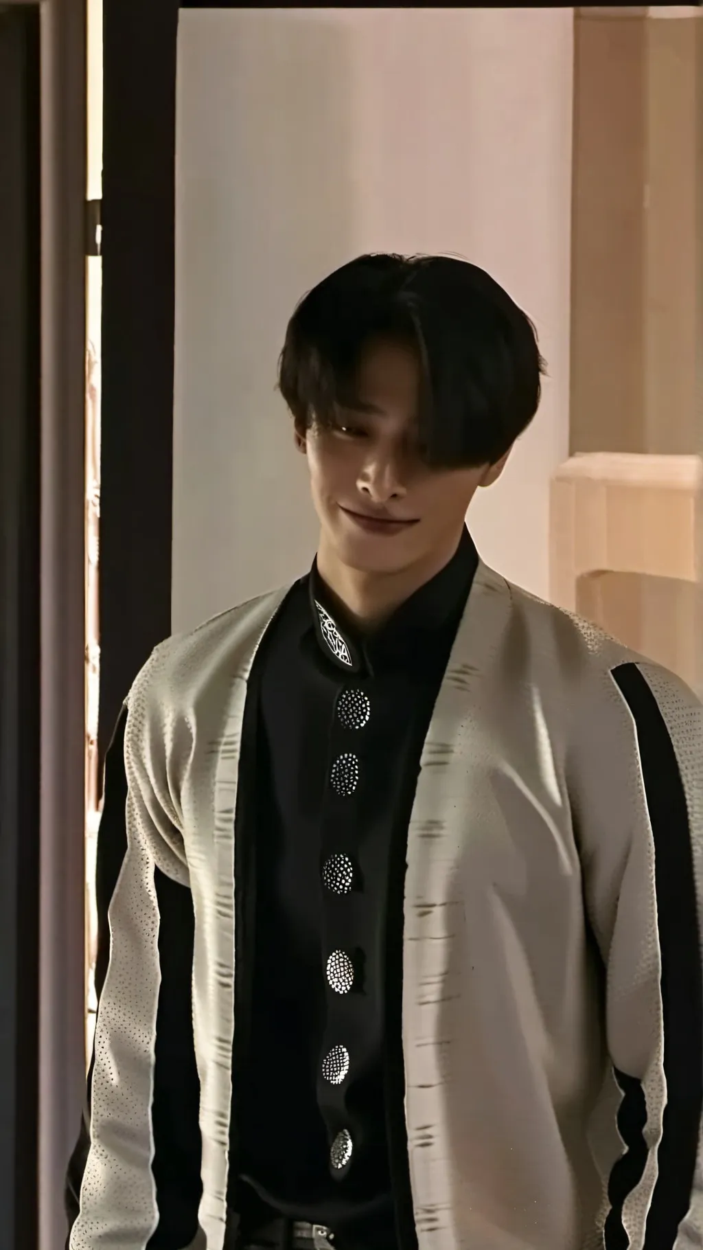 ai character: Huang sau la background