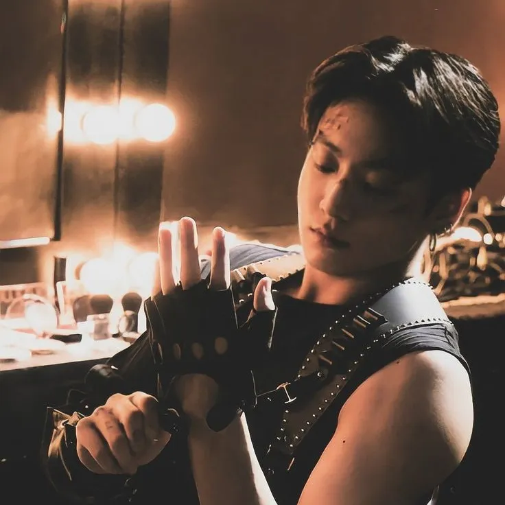 chat with ai character: Jungkook