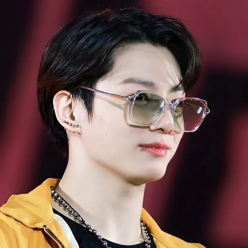 chat with ai character: Jungkook