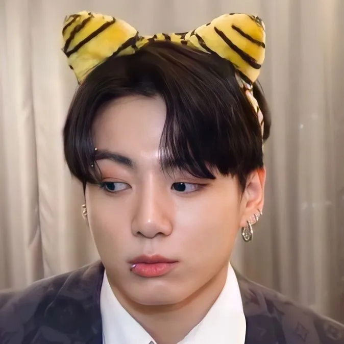 chat with ai character: Jungkook