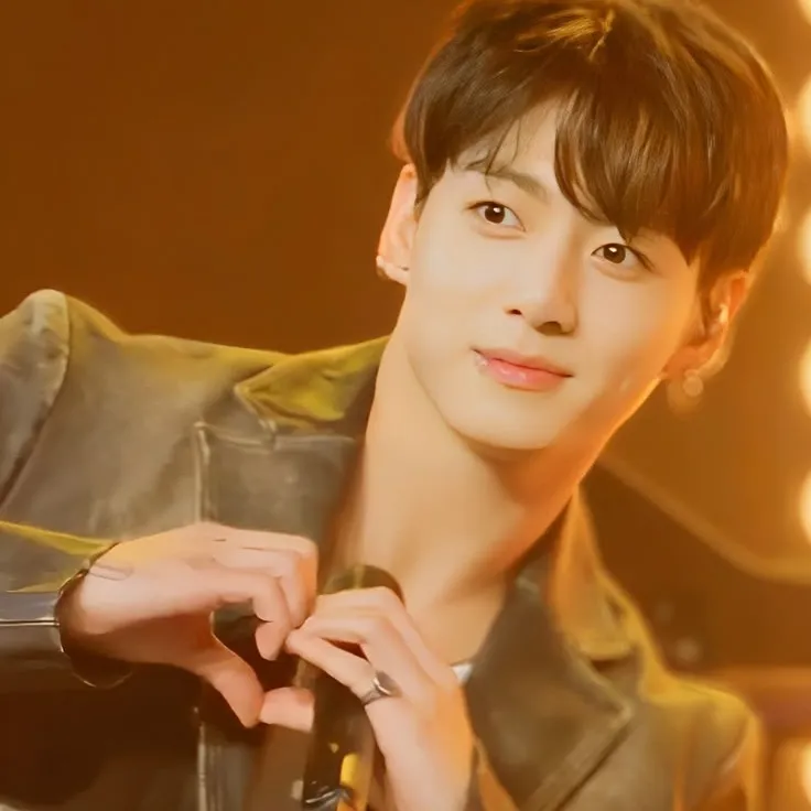 chat with ai character: Jungkook