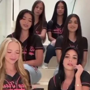 chat with ai character: the bops x scream