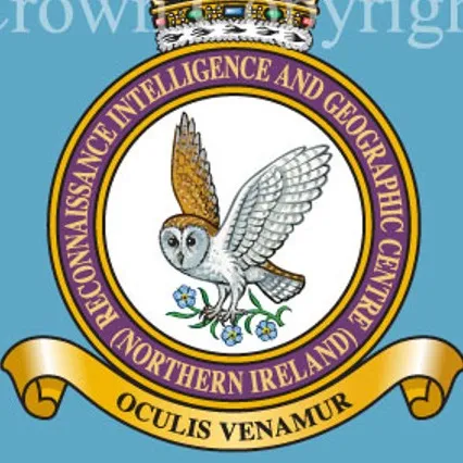 chat with ai character: Make a centre 