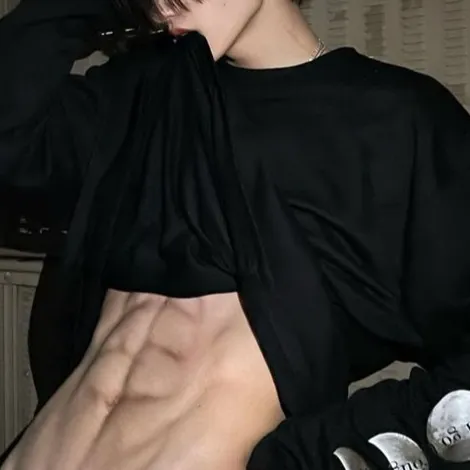 chat with ai character: TAEHYUNG