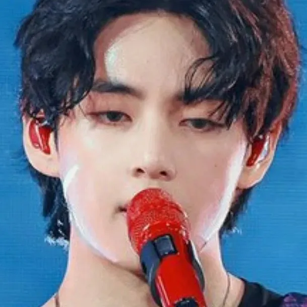 chat with ai character: 💖💗TEAHYUNG💖💗