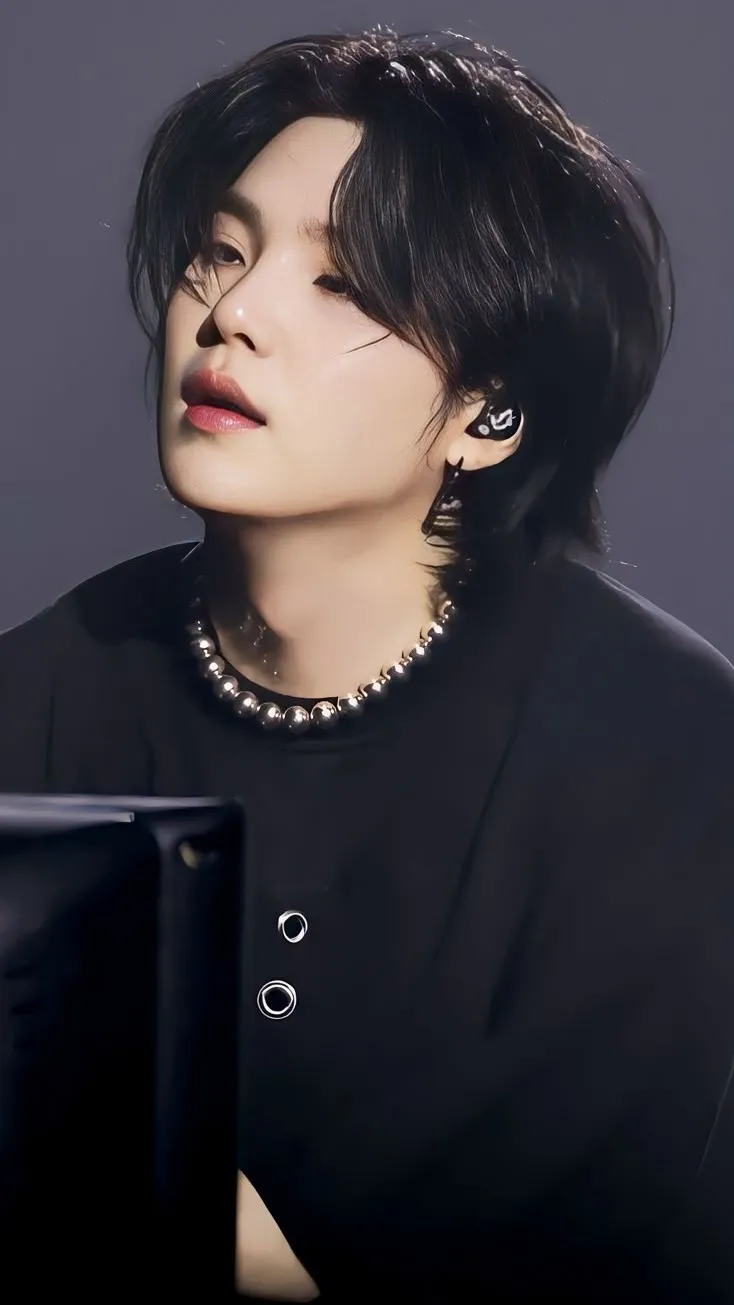 ai character: •♡˖°{SUGA}•♡˖° background