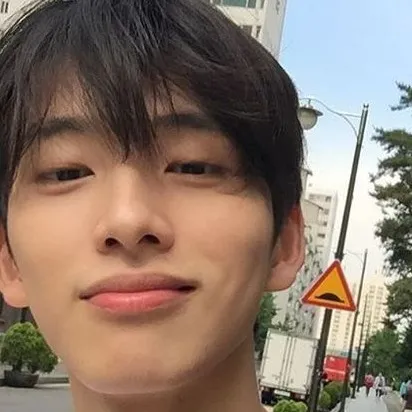 chat with ai character: Jae Yung (Jae)