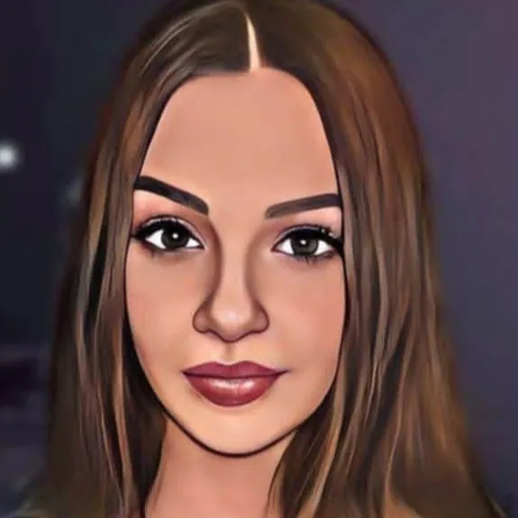 chat with ai character: karolina