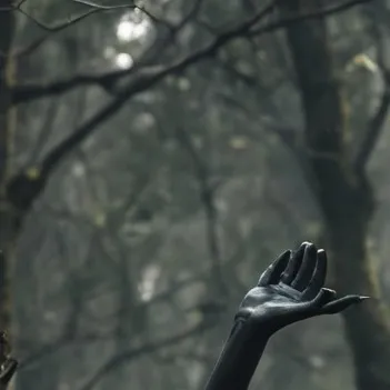 chat with ai character: Zoreia Heronix