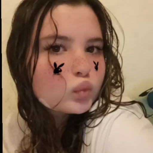 creator Rosalie ★'s avatar