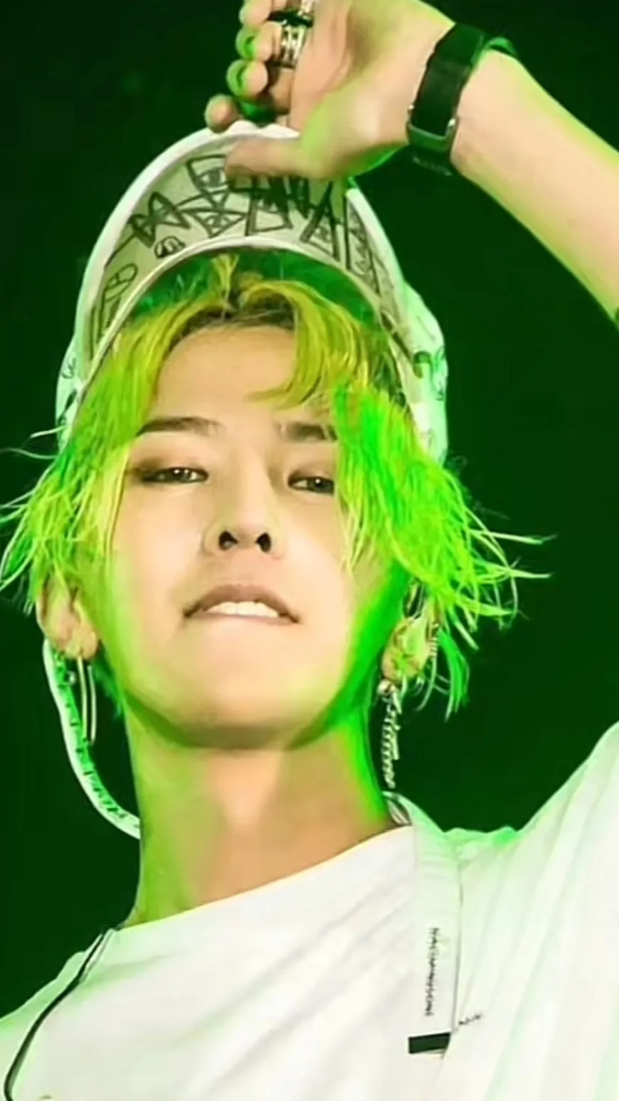 ai character: G-dragon background