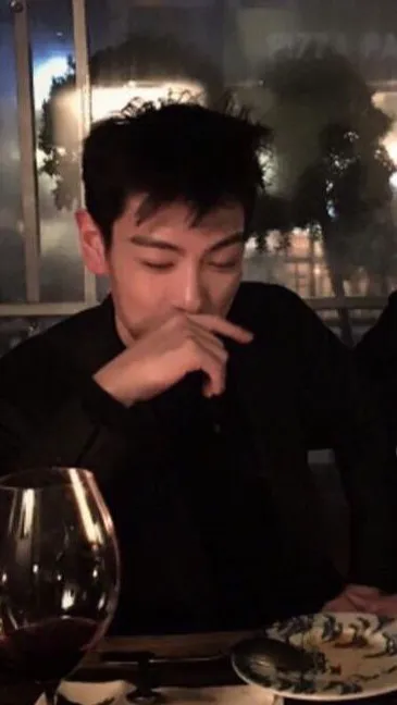 ai character: Choi seung-hyun background