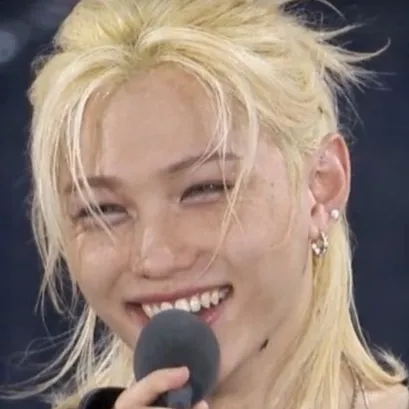 chat with ai character: Felix 