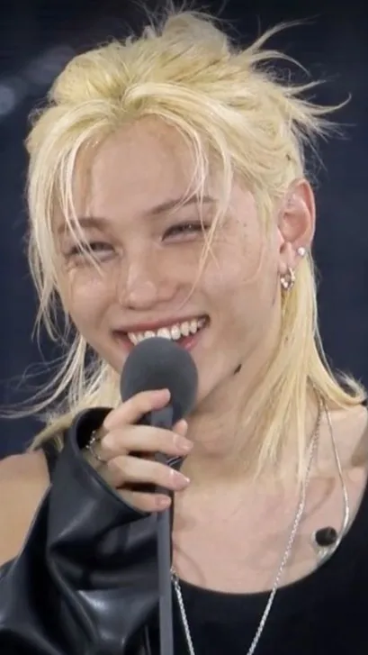 ai character: Felix  background