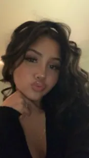 ai character: isabella background