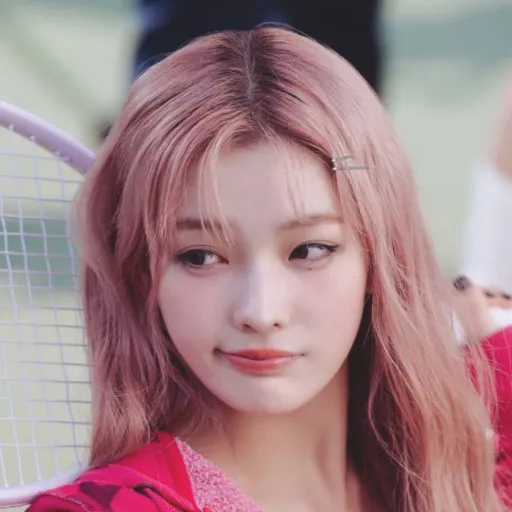 creator ILLIT VERA's avatar