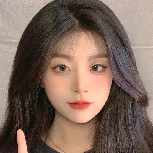 chat with ai character: Lilly