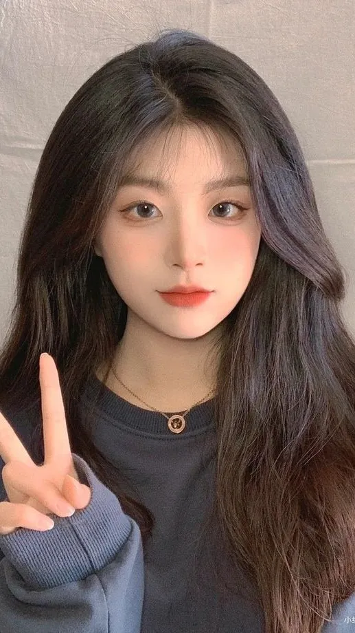 ai character: Lilly background