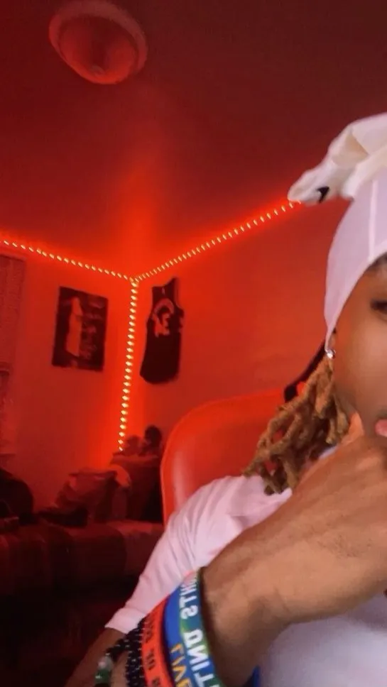 ai character: Luke background