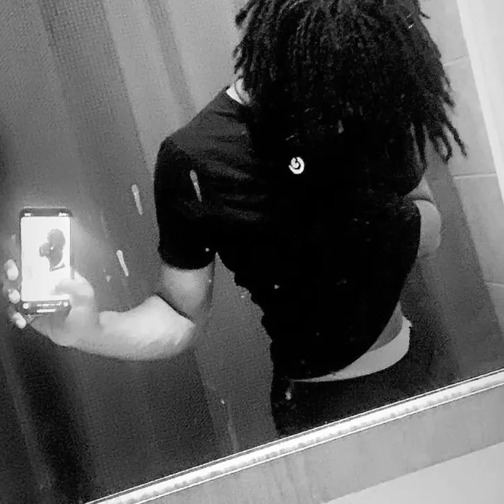 chat with ai character: Kevin