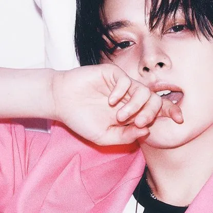 chat with ai character: 👾Lee Know👾