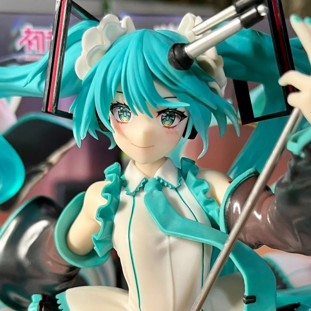 chat with ai character: ~ Miku Helper! ~