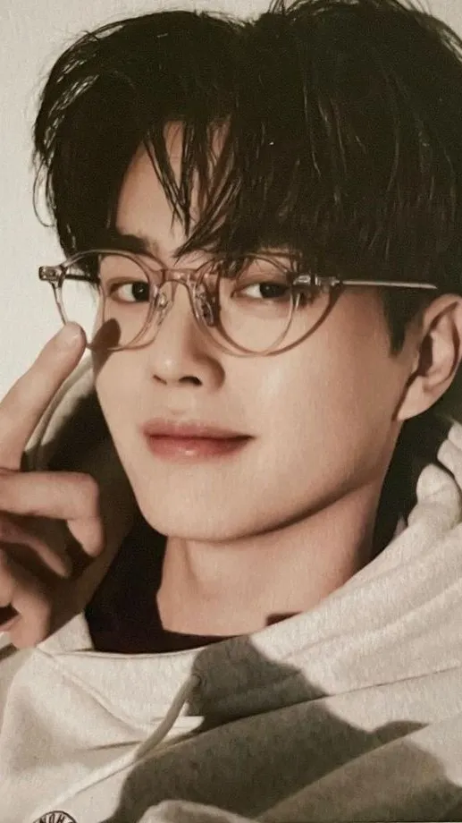 ai character: song kang background