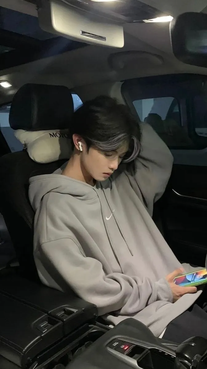 ai character: luke  background