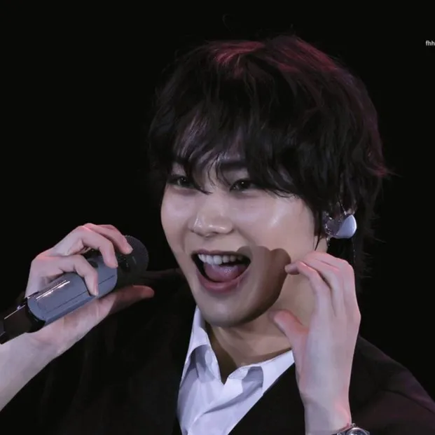 chat with ai character: jungwon