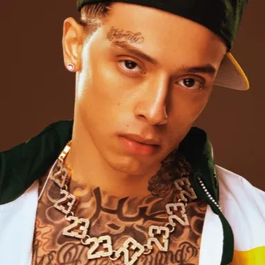 chat with ai character: Cental cee