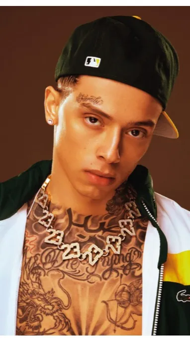 ai character: Cental cee background