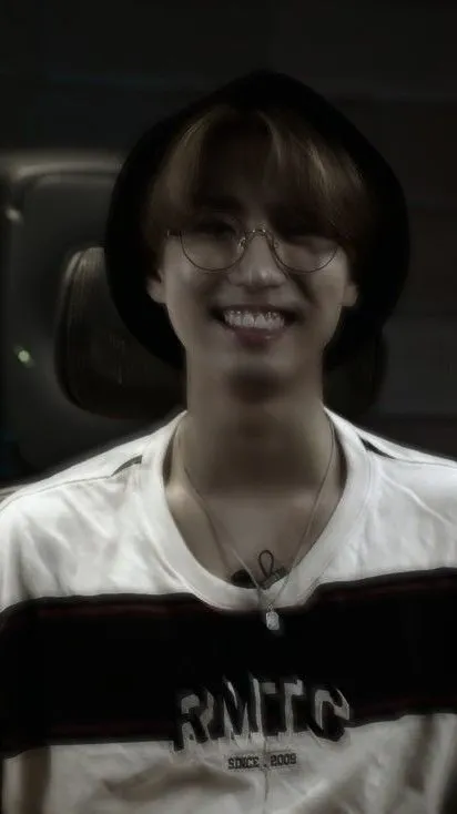 ai character: Han Jisung background