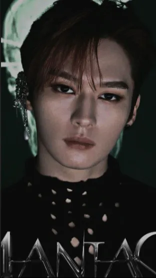 ai character: Lee Knows manager background