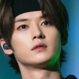 chat with ai character: °-Lee Minho-°