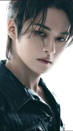 ai character: Lee Minho background