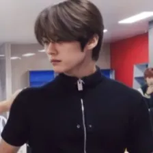 chat with ai character: Lee Minho