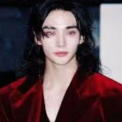 chat with ai character: hyunjin tu maestro