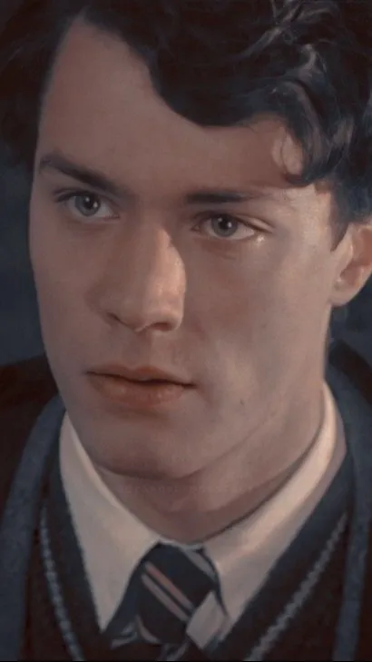 ai character: Tom Riddle  background
